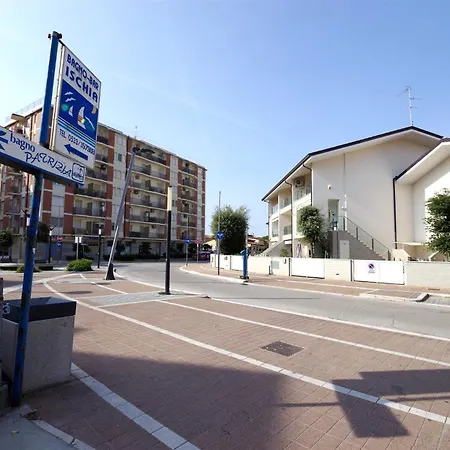 Villa Pomposia Superba Super Accessoriata A Ridosso Della Spiaggia